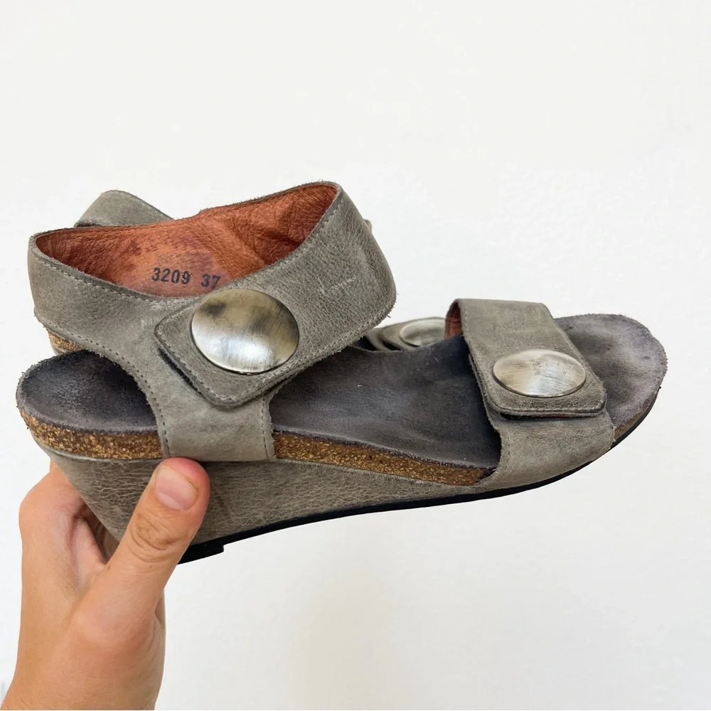Taos Carousel 2 Wedge Platform Sandals Size 37